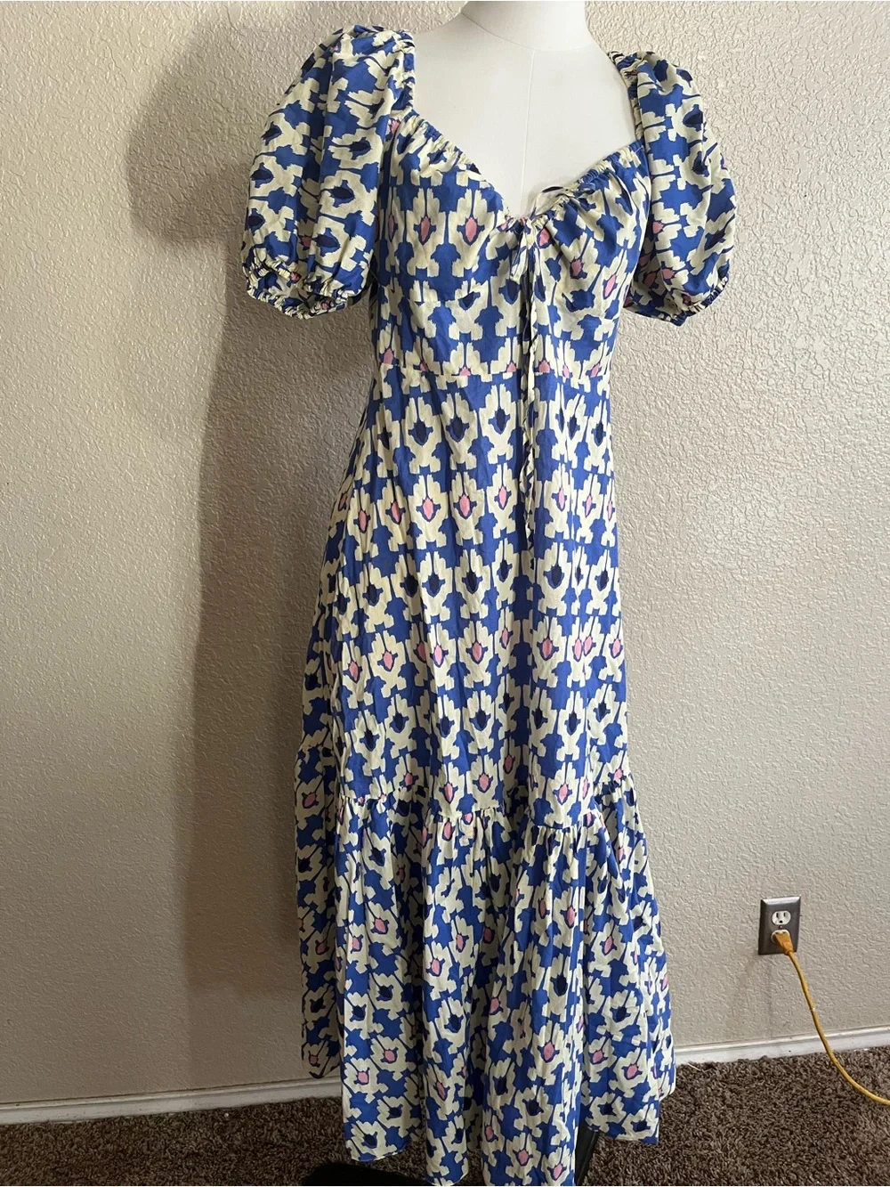 Zara Blue and Cream Puff-Sleeve Midi Dress - Picture 4 of 10